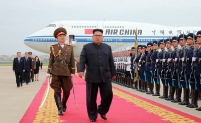 朝鲜当局铺红地毯迎接金正恩返国。