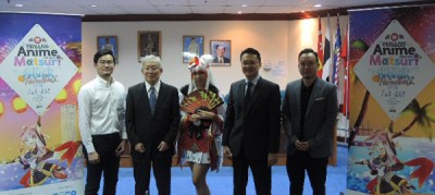 槟城动漫祭记者会,右起黄茁原、杨顺兴行政议员、阴阳师角色扮演、鹿屋真一郎及许文和。