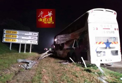 事故发生于周一凌晨3时许,在南北大道164公里处发生。