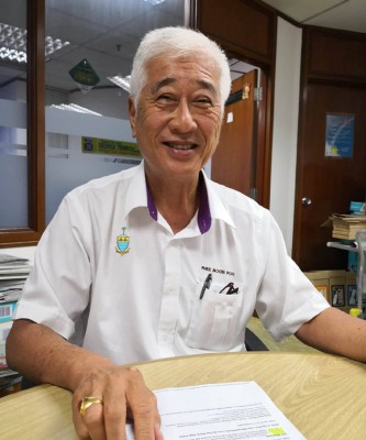 彭文宝:“州政府将从明年开始全面禁用塑料吸管及即用即弃容器,不过,暂时还未涉及小贩。”