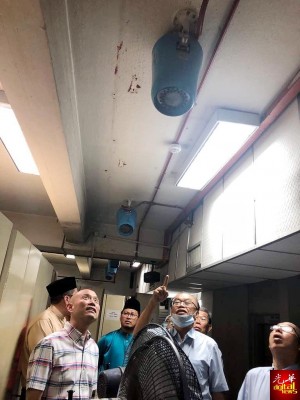 泡沬灭火系统器发生小爆炸,所幸文件没有被烧毁。