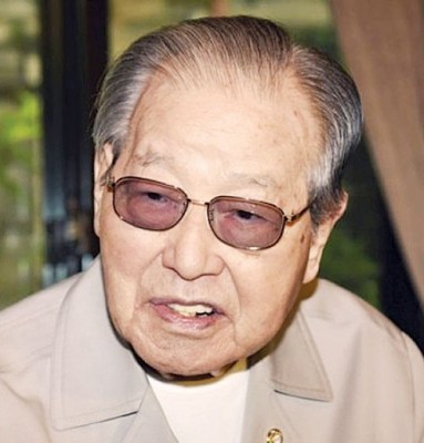 金锺泌邪在支院途外死,終年92岁。