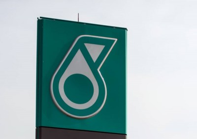 国家石油（PETRONAS）。