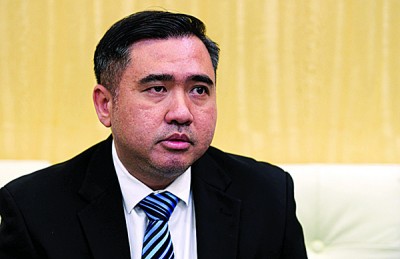 陆兆福:各司其职。