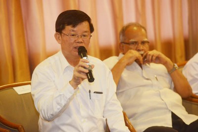 槟首长曹观友说SRS建议,向联邦政府申请至少10亿令吉贷款,以便能最快启动第一泛槟岛大道和轻快铁工程。