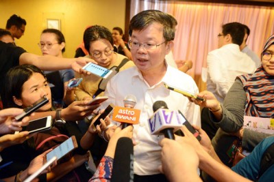 槟首长曹观友在会后的记者会上说,州政府期望能在今年获得两项大工程的批准后,于2019年下半年正式动工。