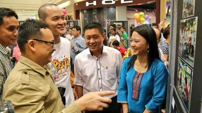 杨巧双(右起)与黄田志一同出席活动。