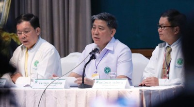 泰国卫生部官员公布少足队员和教练身体状况大体可以。