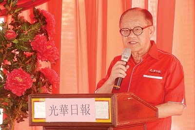 本报总经理准拿督李兴前在开幕仪式上致词。