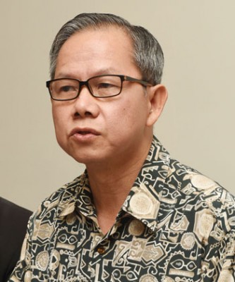 李文材坦言,乘手足口症的病例于近2顶3完善外出现增长之场景,之所以政府为与公务员可要来薪假以照顾家中如发生感染该症的少年儿童。