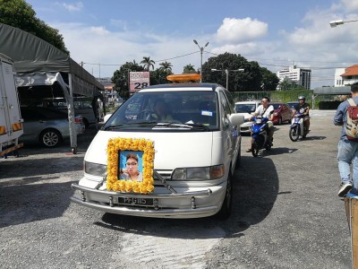 南北大道三大一样伤车祸死者陳福来出殡。