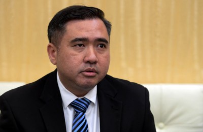 陆兆福。