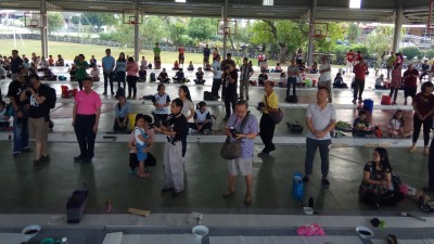 188人口集体挥毫作画壮观场面。