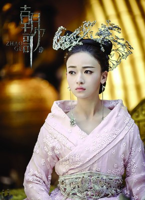 吴谨言在《朝歌》中扮演商朝美人苏妲己。