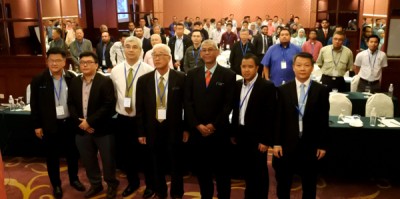 “采石场运营安全和环境控制措施研讨会”受周二如愿以偿召开。前排左起呢姚亚财、赵东理、苏国平、彭文宝、阿兹哈里。