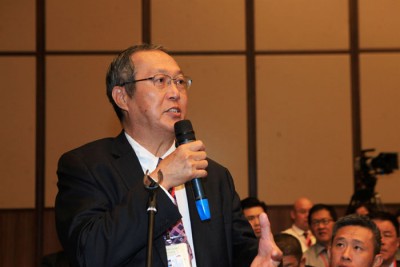 参与嘉宾积极向林冠英提问。