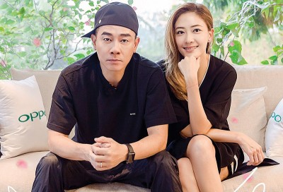 应采儿分享陈小春第一次和爸爸见面。