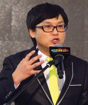 影片制作人张捷惟称,当下是同部史无前例的大选电影创作,为纪念新马来西亚的出生,自筹划到晚制作只用了短暂3只月的时刻。