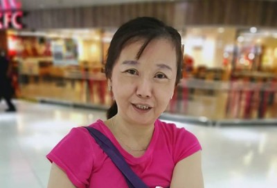 退休老师李丽