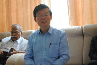曹观友:槟州政府已成功说服中央政府及交通部长槟州要兴建轻快铁计划的决心及必要性,不过,接下来尚需针对轻快铁路线进行修正。