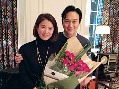 袁咏仪和张智霖爱情场跑多年结婚,两人目前育有一子。