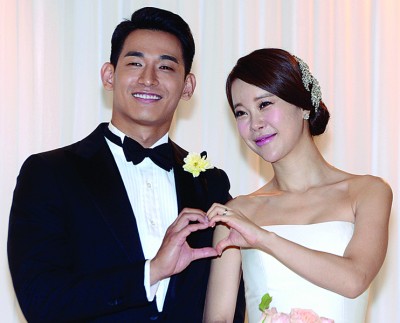 白智英2013年与嫩夫郑锡元结婚,轰动一时。