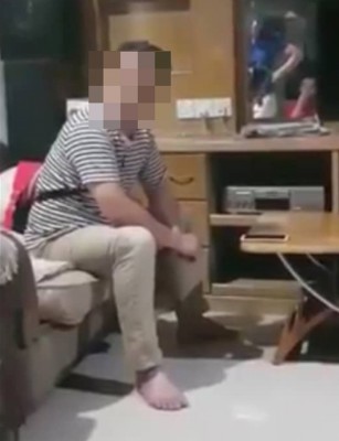 网传一则视频指这名被指是强奸犯的男子遭受害女童父母开出3个条件让嫌犯选择,即迎娶女童、8000令吉私下解决或是警局报案。