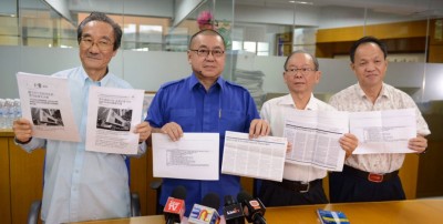 马华4名元老,包括叶炳汉(左起)、汤木、林春锦及张胜富质疑廖中莱“黑箱作业”。