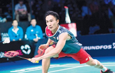 桃田将在决赛迎战周天成。