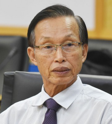 李添霖:希望政府考虑制定指南予外包电脑公司遵从,直到教育部充分准备。
