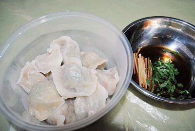 中国师父做的东北饺子别有风味。
