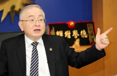 魏家祥:面对几股势力的结合。