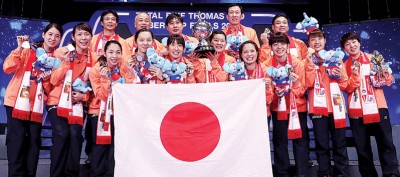 在朴柱奉(后排右2)的执教下,日本今年完胜泰国,时隔37年再次夺得尤杯冠军。