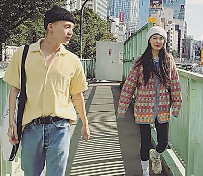 泫雅和E'Dawn高调晒恩爱。