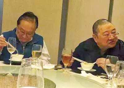 倪匡悼60年至交,指金庸的小说,古今中外第一人。