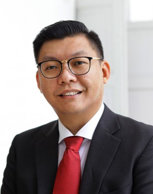 郑来兴向州政府建议在光大巴士总站底楼兴建公厕。