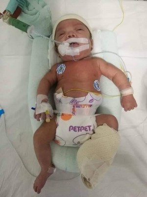 男婴目前按留院观察中。