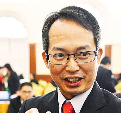 刘子健提议,如不关商业利益,得推双方国家的教导、文化与艺术交流,朝好考虑让出国交流的学童和非营利团体都豁免收离境税。