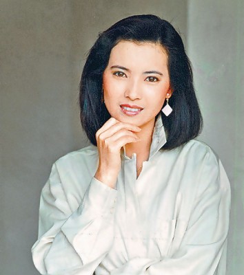 蓝洁瑛美貌受封“美绝五台山”,出道超过20年先后同11阳传绯闻。