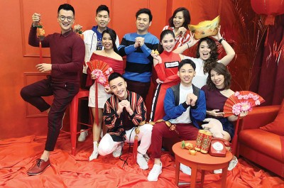 翁书尉、黄玉丽、丁丁、心怡、辛伟廉、李文杰、吴其栋、蕙绮、美盈及帝琰拍摄新年MV。