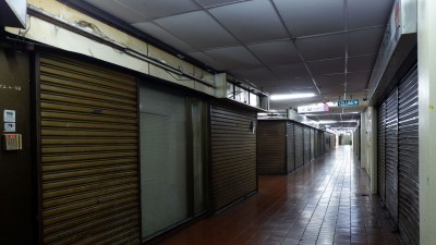 目前光大店铺在业者相继结业后,现场一片冷清。