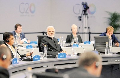 莫迪(中)正出席二十国集团(G20)峰会。