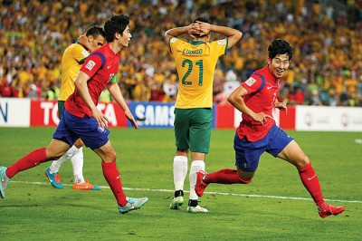 孙兴民(右)可能代表韩国征战亚洲杯。