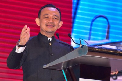 “虽然马哈迪年迈93岁,但他却拒绝休息,让我们想向他请假都害怕!”