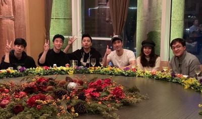 王大陆（左三）分享聚餐照，在座包括成龙（右起）、李靓蕾、王力宏、房祖名与林柏宏。