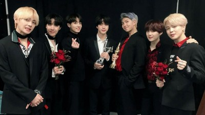 BTS周日在金唱片颁奖典礼拿下最大奖。