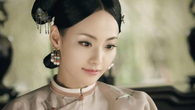 张嘉倪诠释《延禧》的“最美妃子”顺嫔，再创演艺事业高峰。