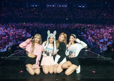 BLACKPINK在曼谷举办演唱会。