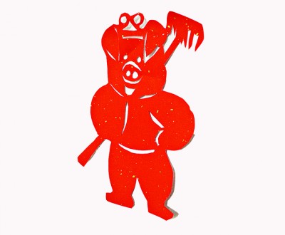 陪着唐三藏去取西经的西游记里的猪八戒，其造型剪纸也难不倒郭春安。