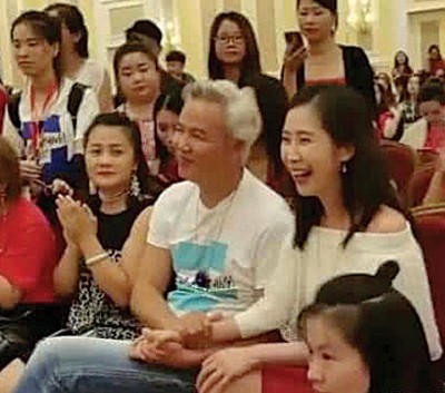 林瑞阳和阿紫十指紧扣照片惹议论。